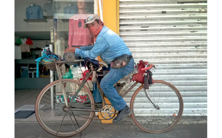 ciclista estacionado
