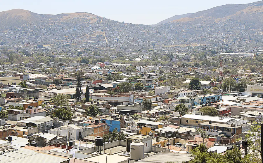 Señala líder empresarial que por desgracia el estado de Oaxaca depende de las aportaciones federales, del recurso que la Federación le asigna, por lo que la entidad no es autosustentable y esto limita su desarrollo. (Archivo Mario Jiménez Leyva)
