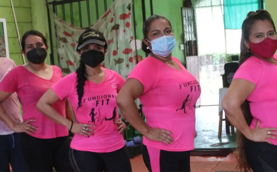 Mujeres haciendo deporte