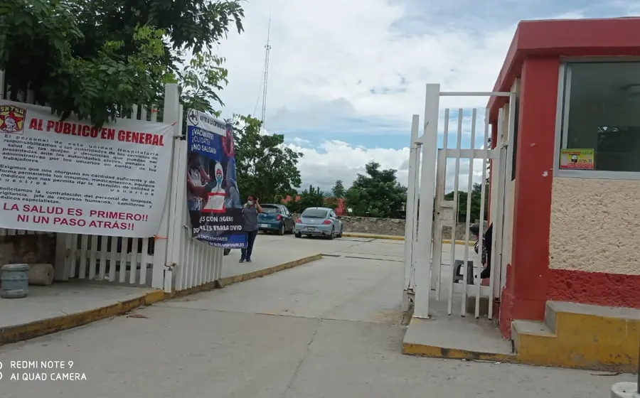 Entrada del hospital de Pochutla