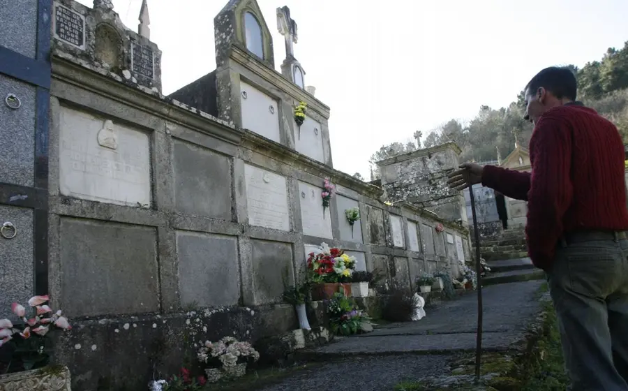 Tumbas de campesinos asesinados