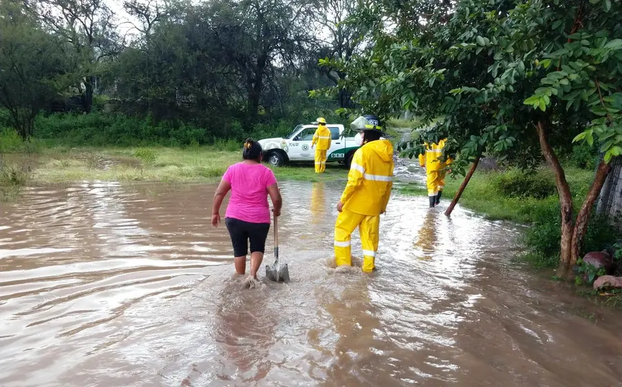 Calles inundadas por lluvias
