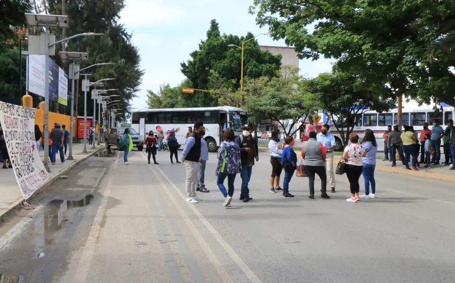 grupo de personas manifestándose