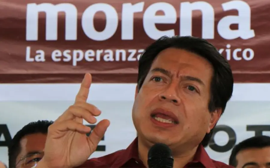 Mario Delgado en toma de protesta