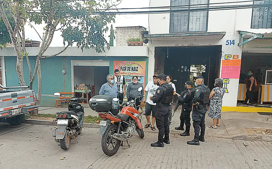 La movilización de los policías ocurrió en la colonia Volcanes.