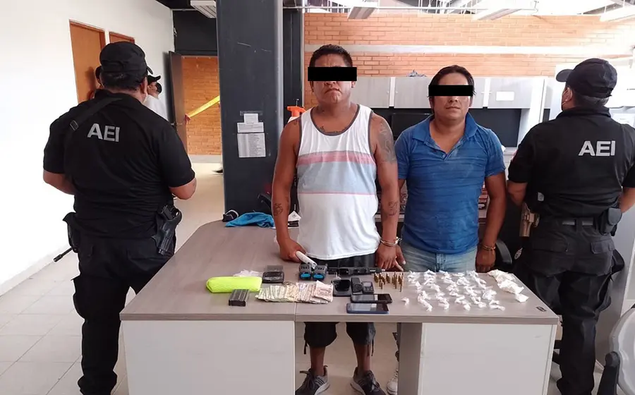 Los dos sujetos fueron capturados con mariguana y con cristal.