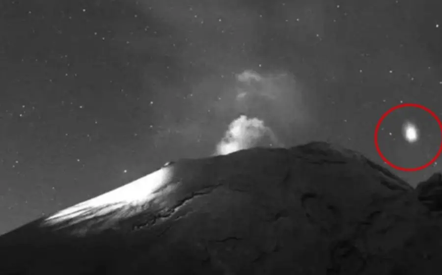 Popocatépetl y objeto extraño
