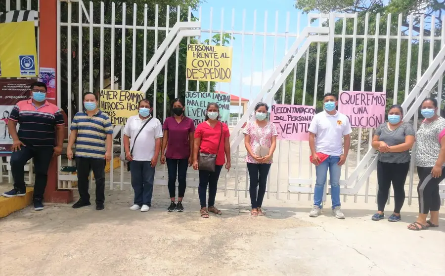 Trabajadores bloquean hospital