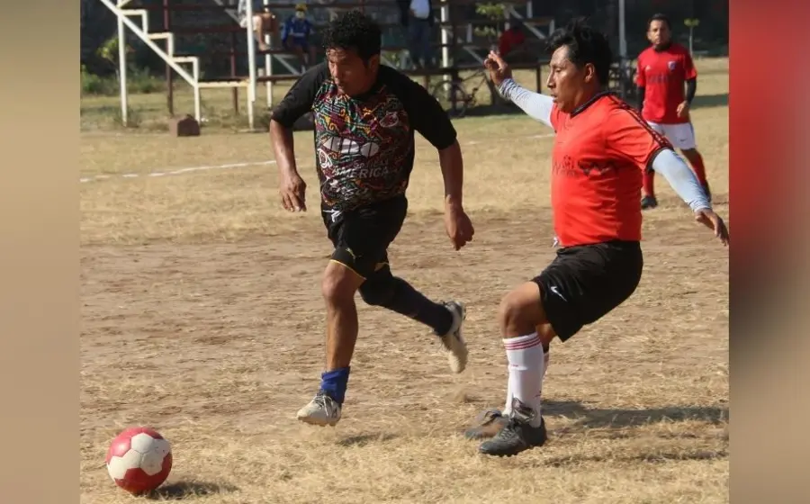 Partido de futbol en Juchitán