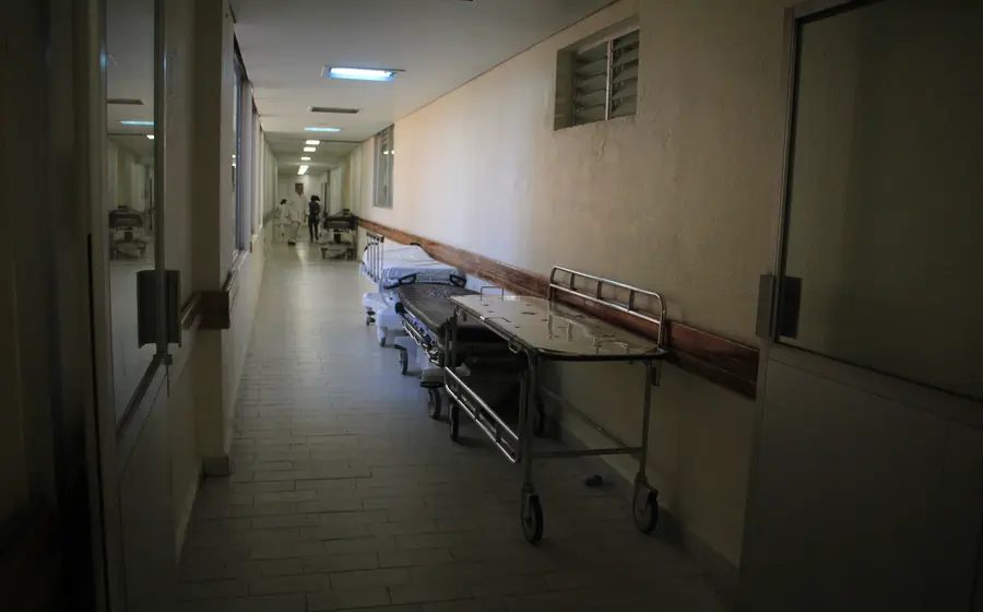 Pasillo de hospital vacío en Oaxaca