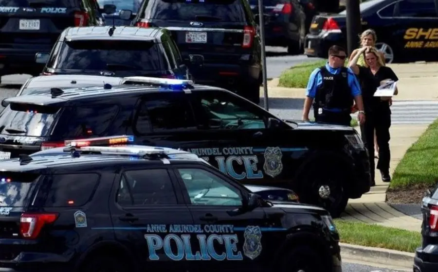 Policías de los EE. UU. investigando el atentado
