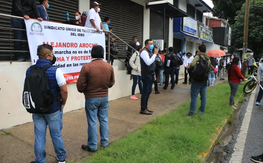 Protesta de trabajadores en calles de Oaxaca