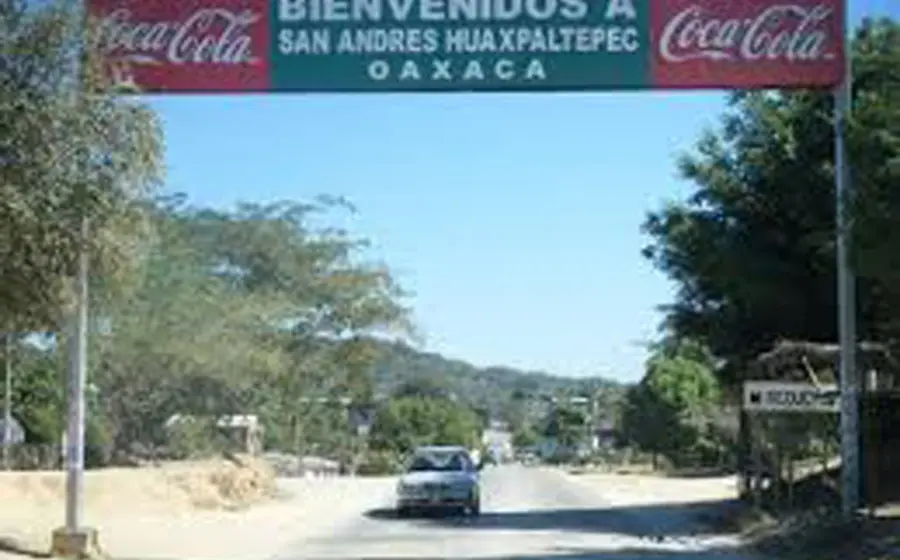 Entrada a San Andrés Huaxpaltepec