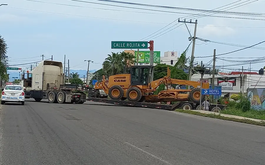   El incidente fue reportado a la Policía Municipal y Vial Estatal, cuyos elementos acudieron al lugar a tomar conocimiento del caso.
