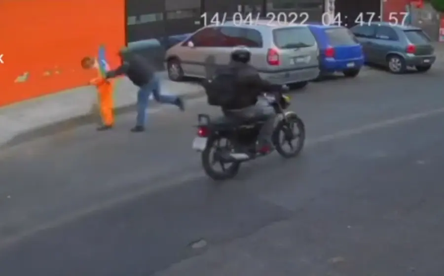 Golpiza a trabajador de limpieza