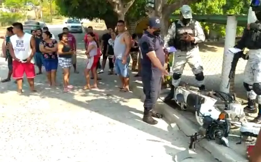 auto_embiste_moto_en_el_istmo