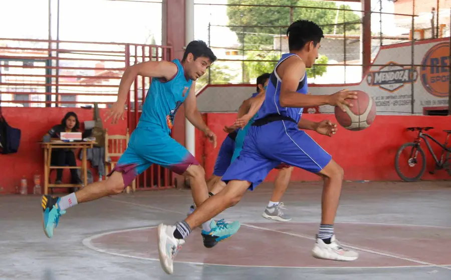 partido-de-basquetbol 