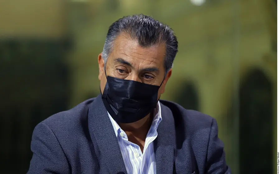 bronco-con-cubreboca