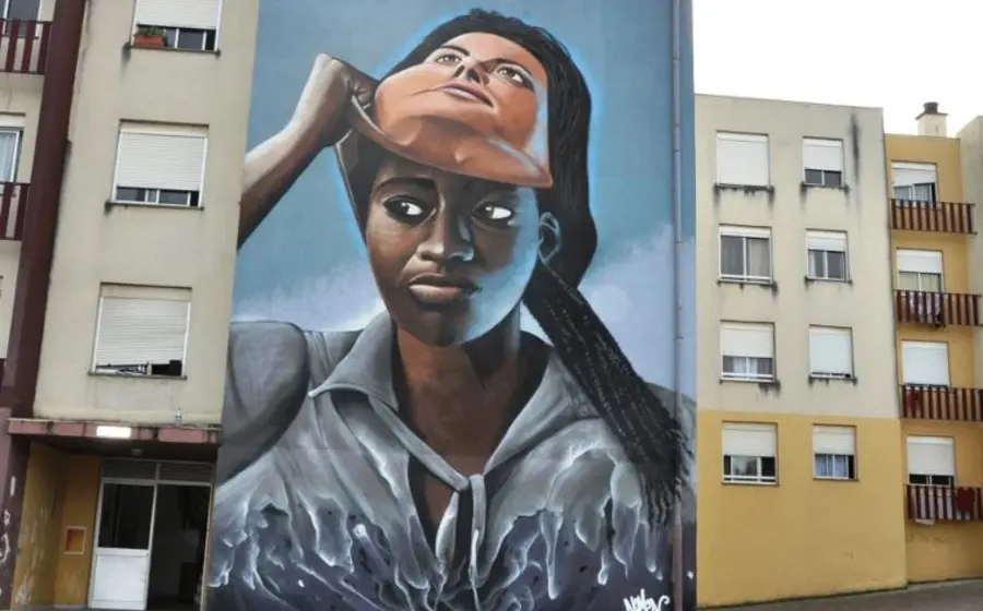 graffiti-de-mujer-afro