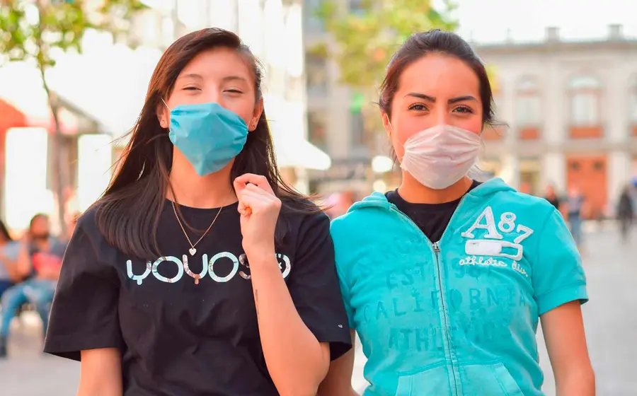 mujeres-con-cubrebocas 
