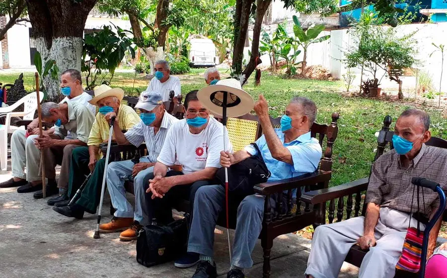 personas-con-cubrebocas 