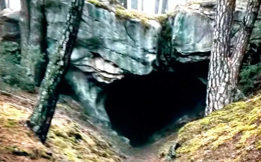 cueva-oscura 