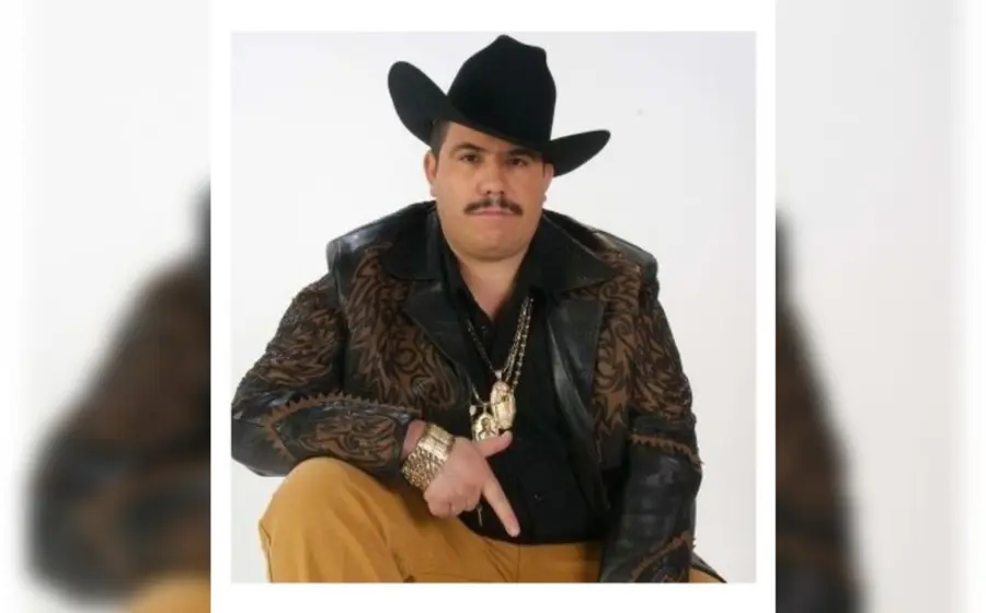 cantante-halcon-de-la-sierra
