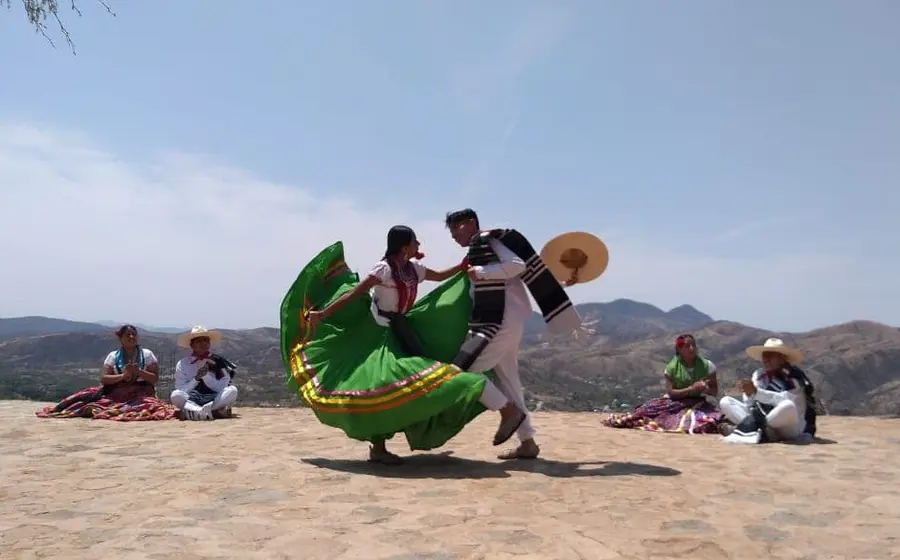bailarines-folcloricos 
