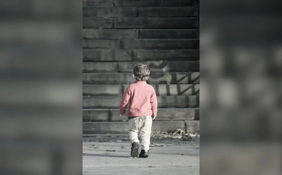 niño-caminando