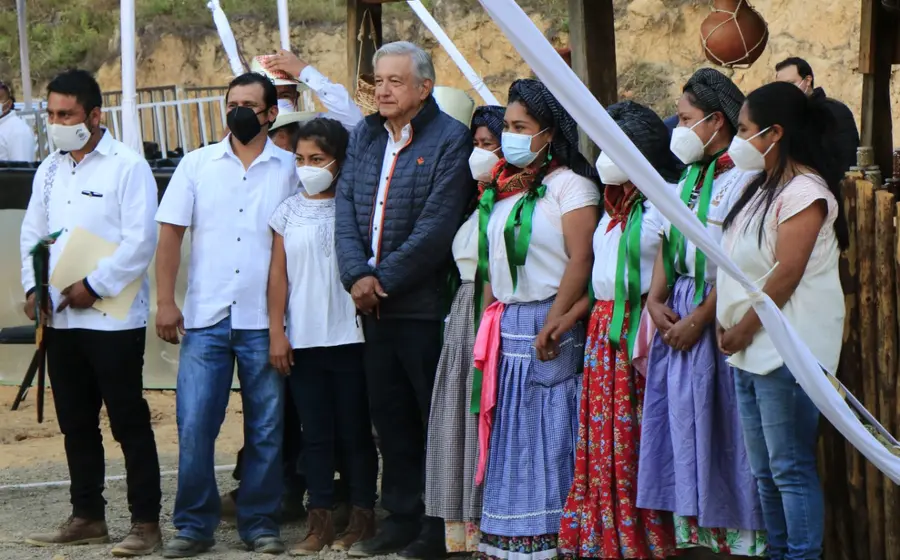 amlo-y-oaxaqueños