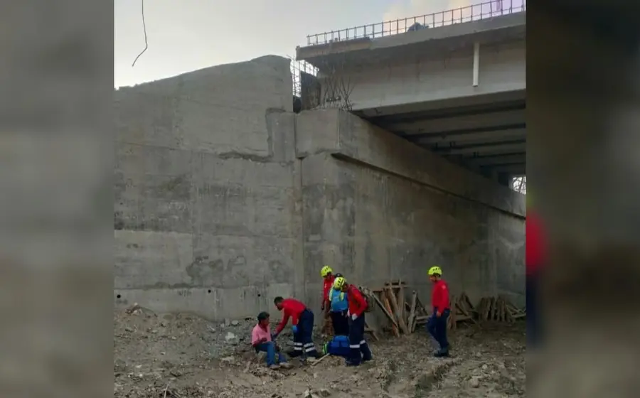 obrero_cae_de_puente