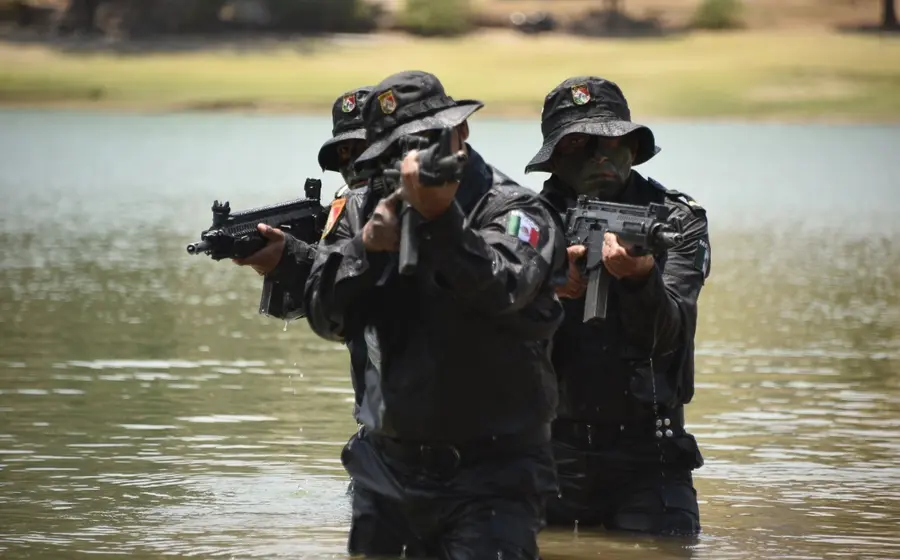 Policías