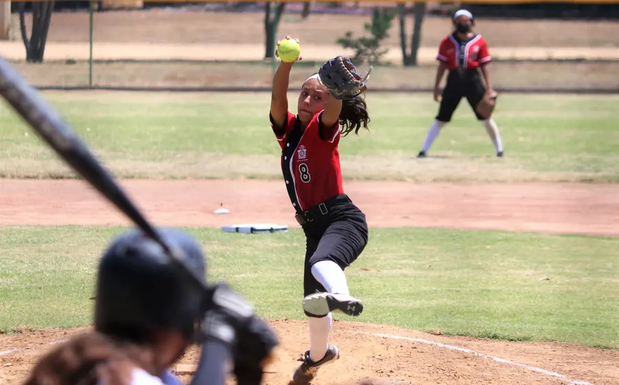 jugadora-softbol