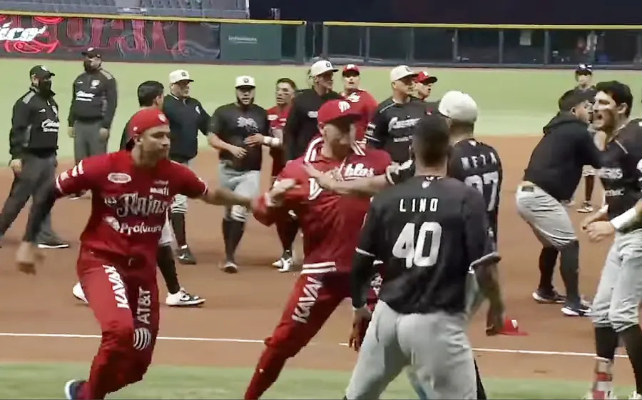 Se desató la bronca el pasado sábado en el Estadio Alfredo Harp Helú de la CDMX.