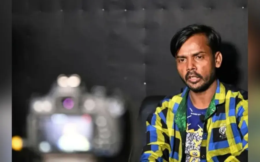 hero-alom-cantante