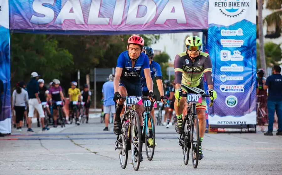 ciclistas_en_huatulco