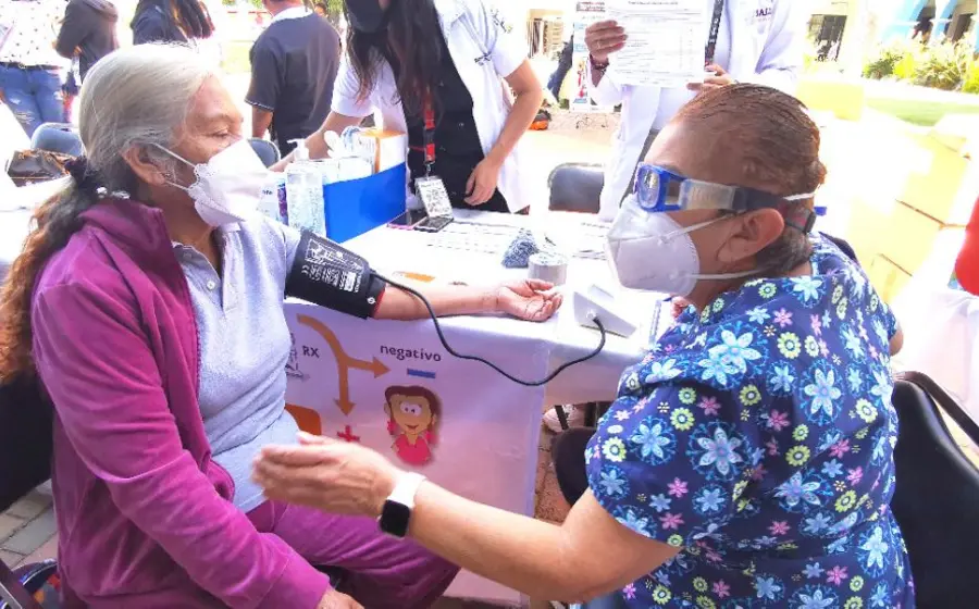 atienden_salud_de_adultos_mayores