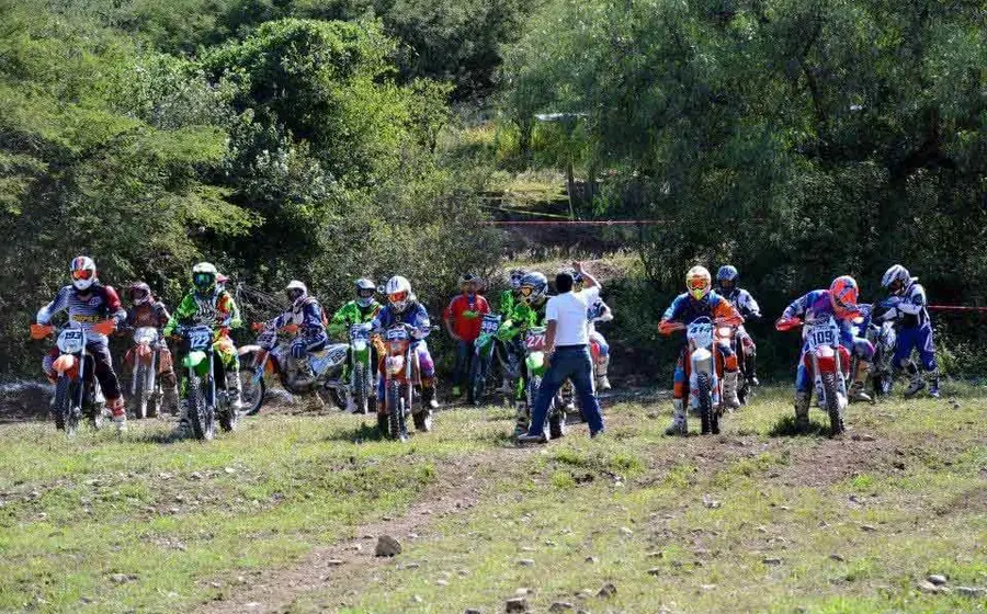 carrera-de-motos 