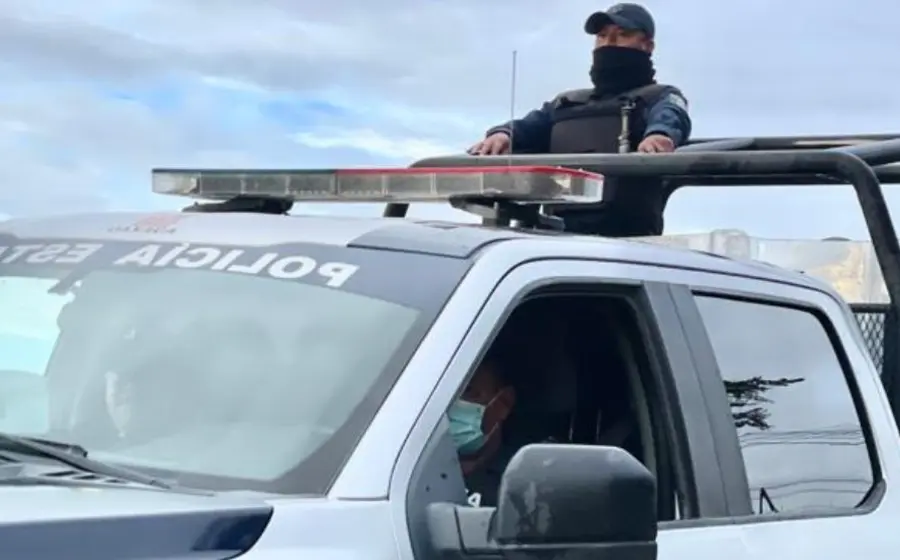 policías
