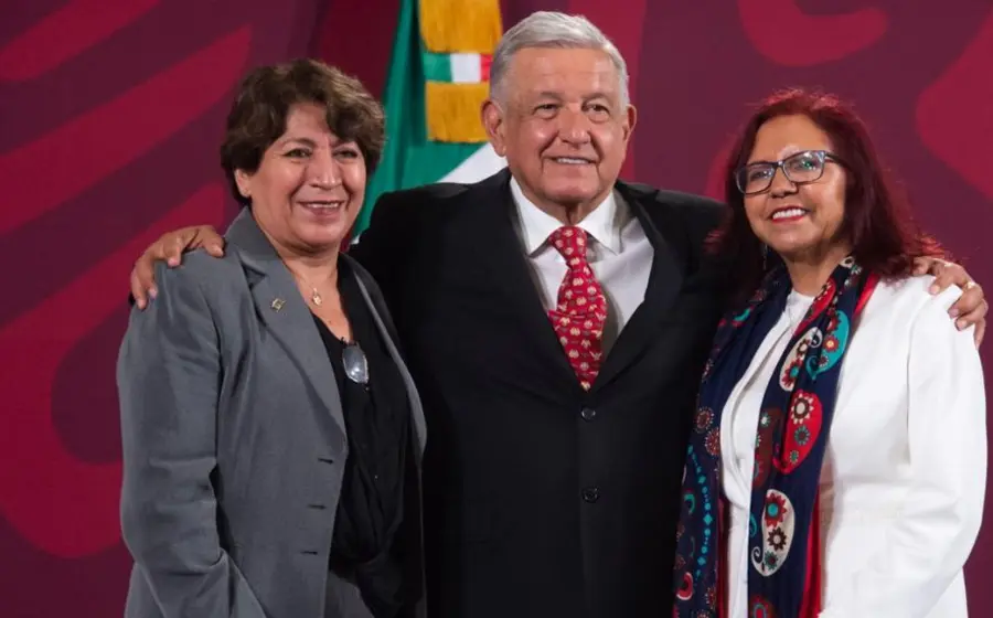 Amlo y titulares de la SEP