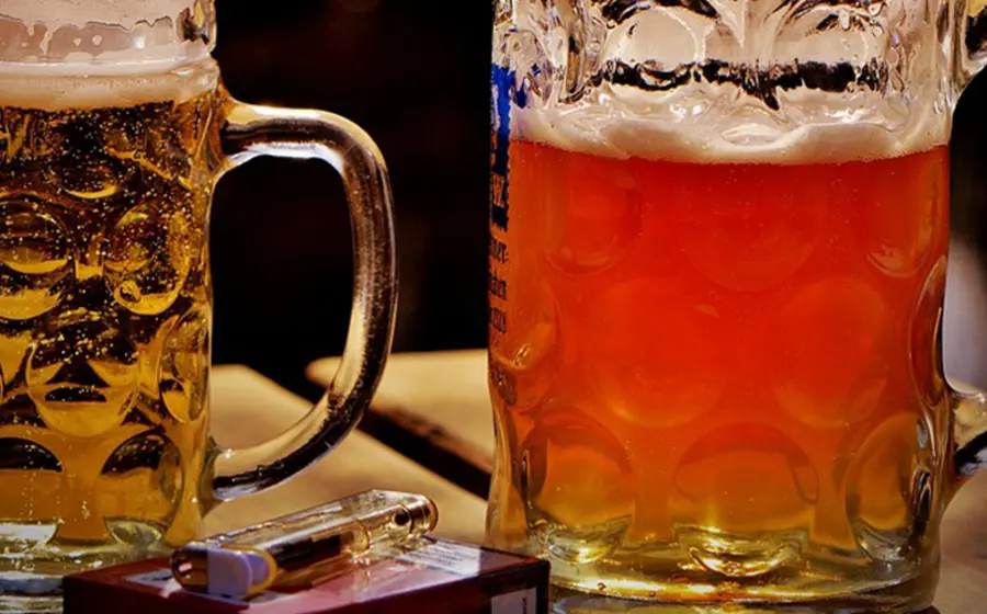 cerveza_y_cigarros