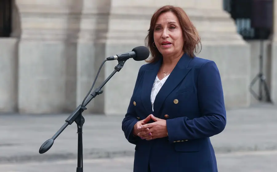  Dina Boluarte