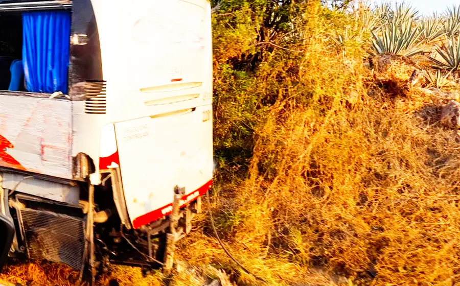 autobus_daños_carretera_accidente