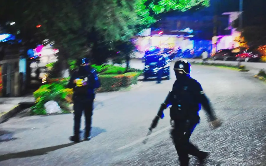 policias
