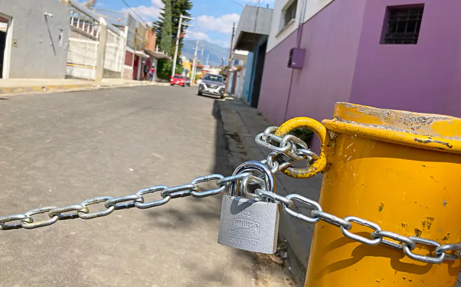 calle_cerrada_candado