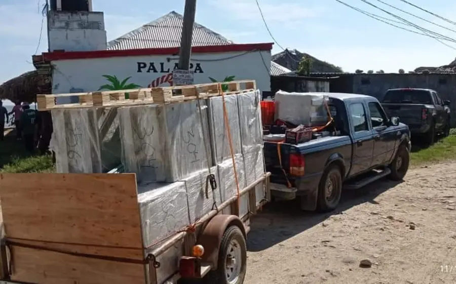 camioneta_con_paneles_0