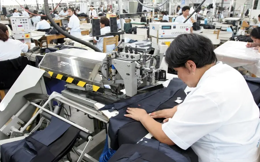 La iniciativa de ley busca ampliar el periodo de vacaciones a gozar por parte de los trabajadores mexicanos desde el primer año cumplido en la empresa.