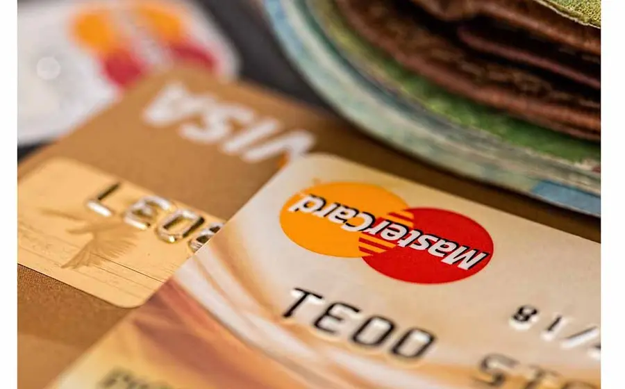 Hay tarjetas donde los clientes absorbieron aumentos en tasas de interés superiores a 76%, 81% y más de 100%.