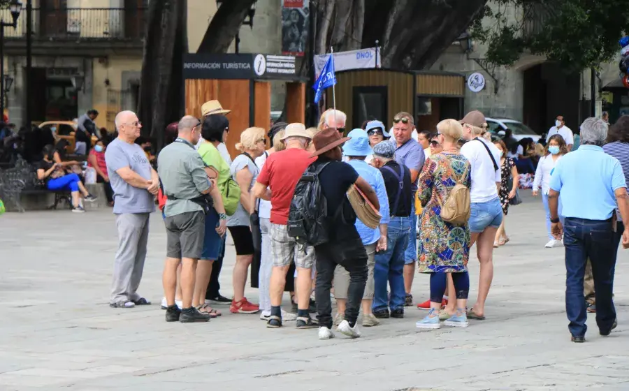 turistas_zocalo1