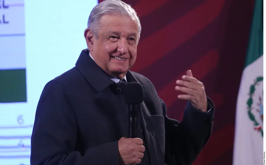 amlo-sonriendo-en-conferencia
